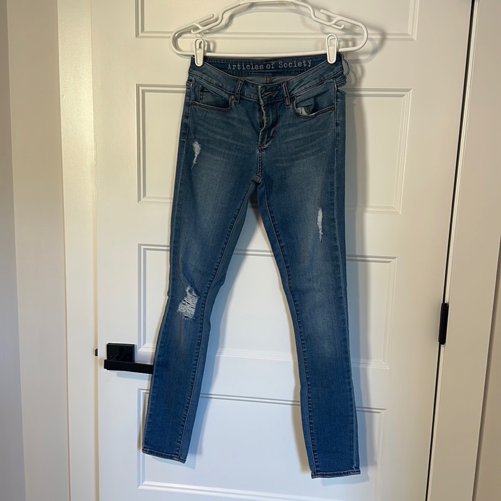 Articles Of Society Women’s Distressed Skinny Jean Size Size 25